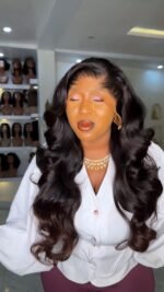 26” ombré 450gram 13by4 lace 
Donor raw wavy unit 
Available in 350gram-550gram - Image 4